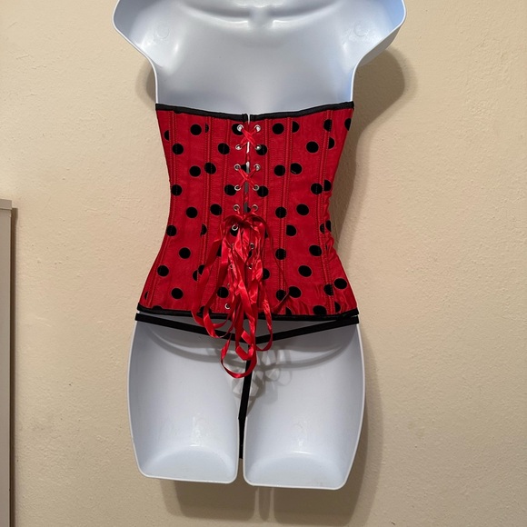 Red corset with black polka dots and matching g string. Ladybug 🐞 runs small. - Picture 4 of 5